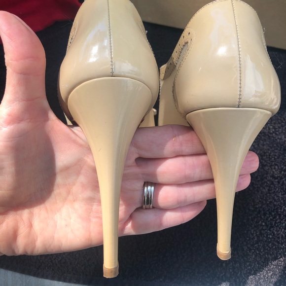 Christian Louboutin Authentic Red Bottom Heals - Picture 6 of 16